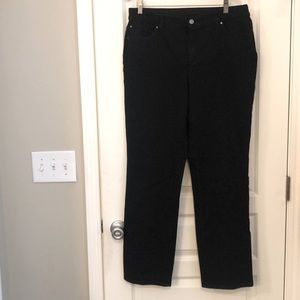 💗Súper cute & stretchy😊Fabulously Slimming by Chico’s Black Jeans😊NWOT Size 2
